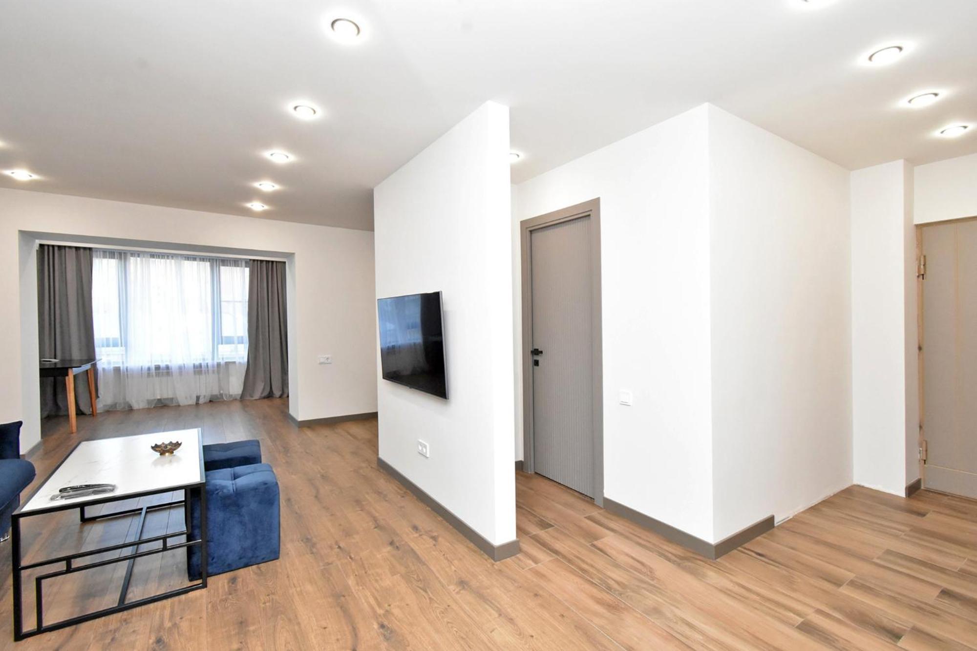Beautiful Apartment Near The Republic Square Ereván Exterior foto
