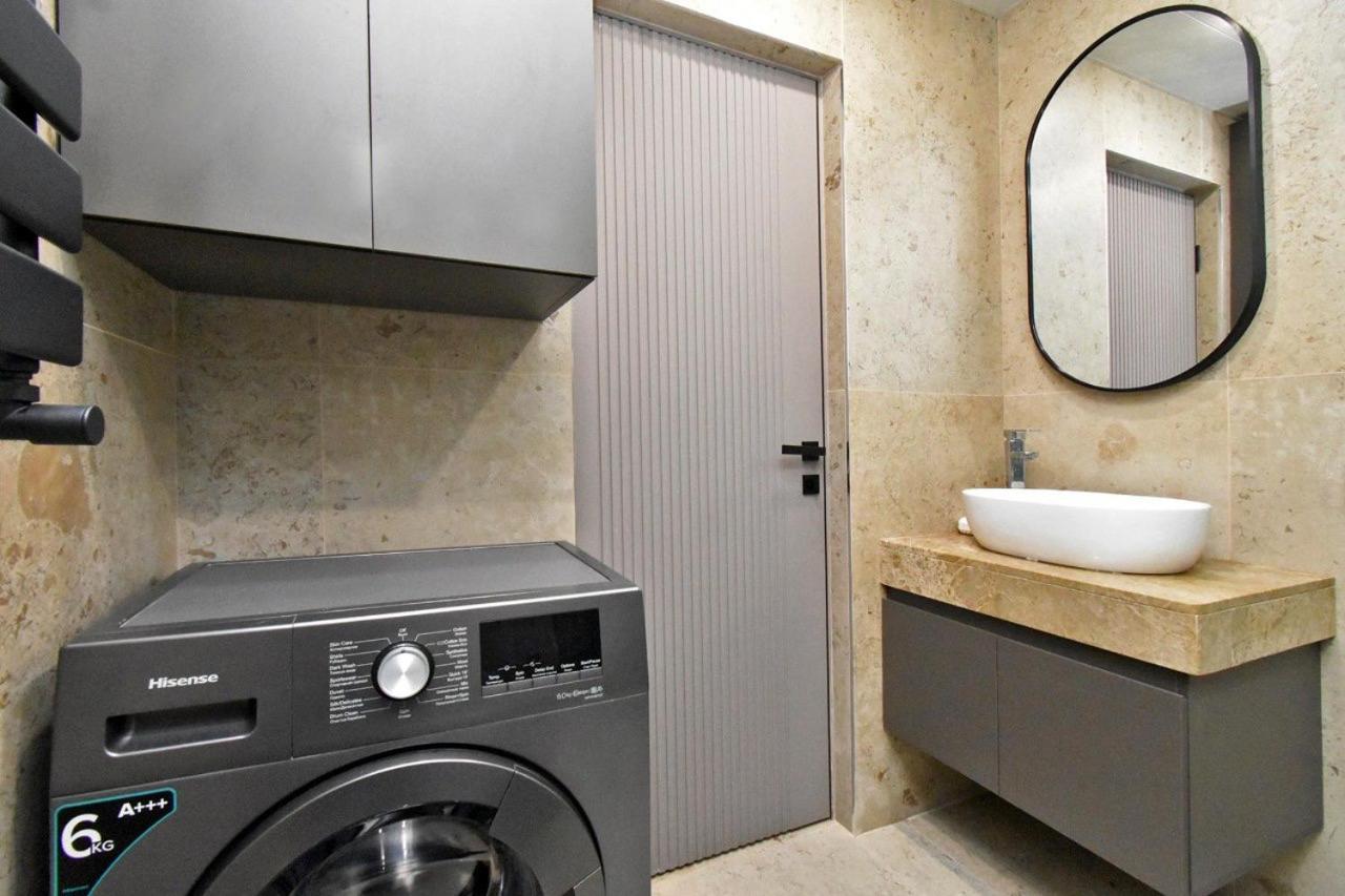 Beautiful Apartment Near The Republic Square Ereván Exterior foto